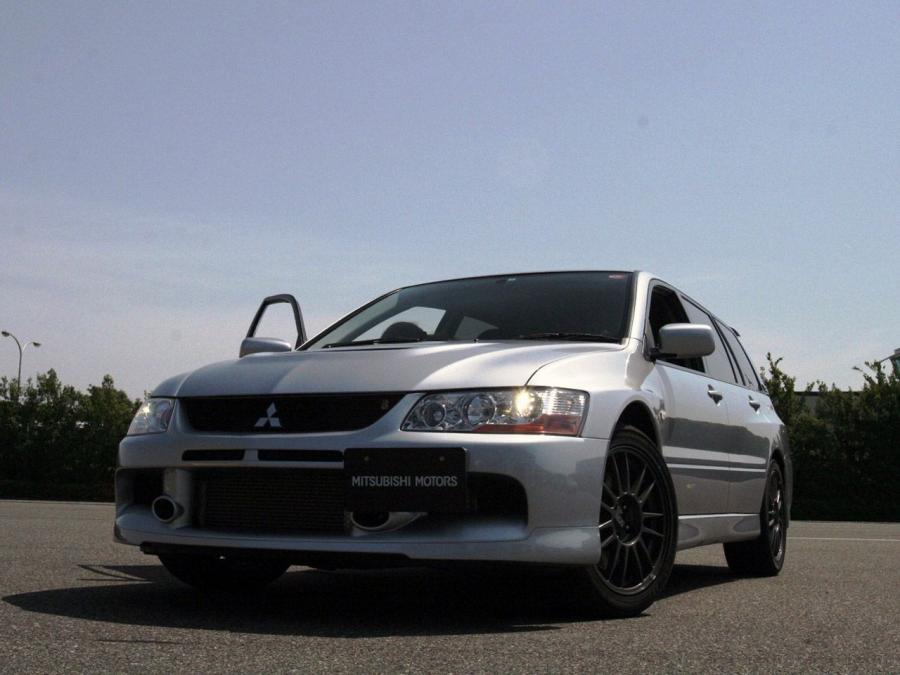  Mitsubishi Lancer Evolution IX Wagon 2005 года  (фото 20 из 22)